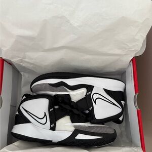 Kyrie infinity TB sz 8.5 men